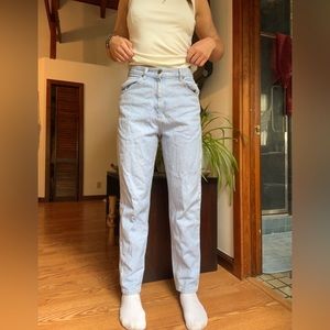 VINTAGE LEE DENIM relaxed fit high waisted fits size small (25-27) light wash